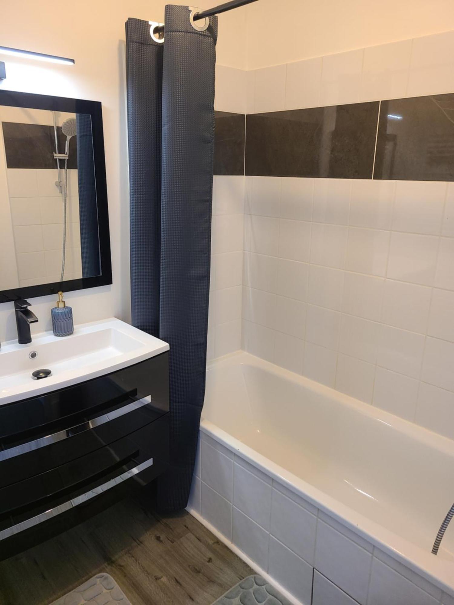 Joli T2 Proche Gare Avec Vue Apartment อานมาส ภายนอก รูปภาพ